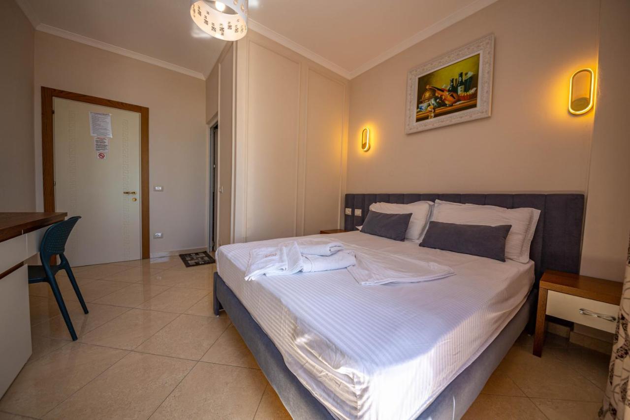 Hotel Vila Misiri Durrës Kültér fotó