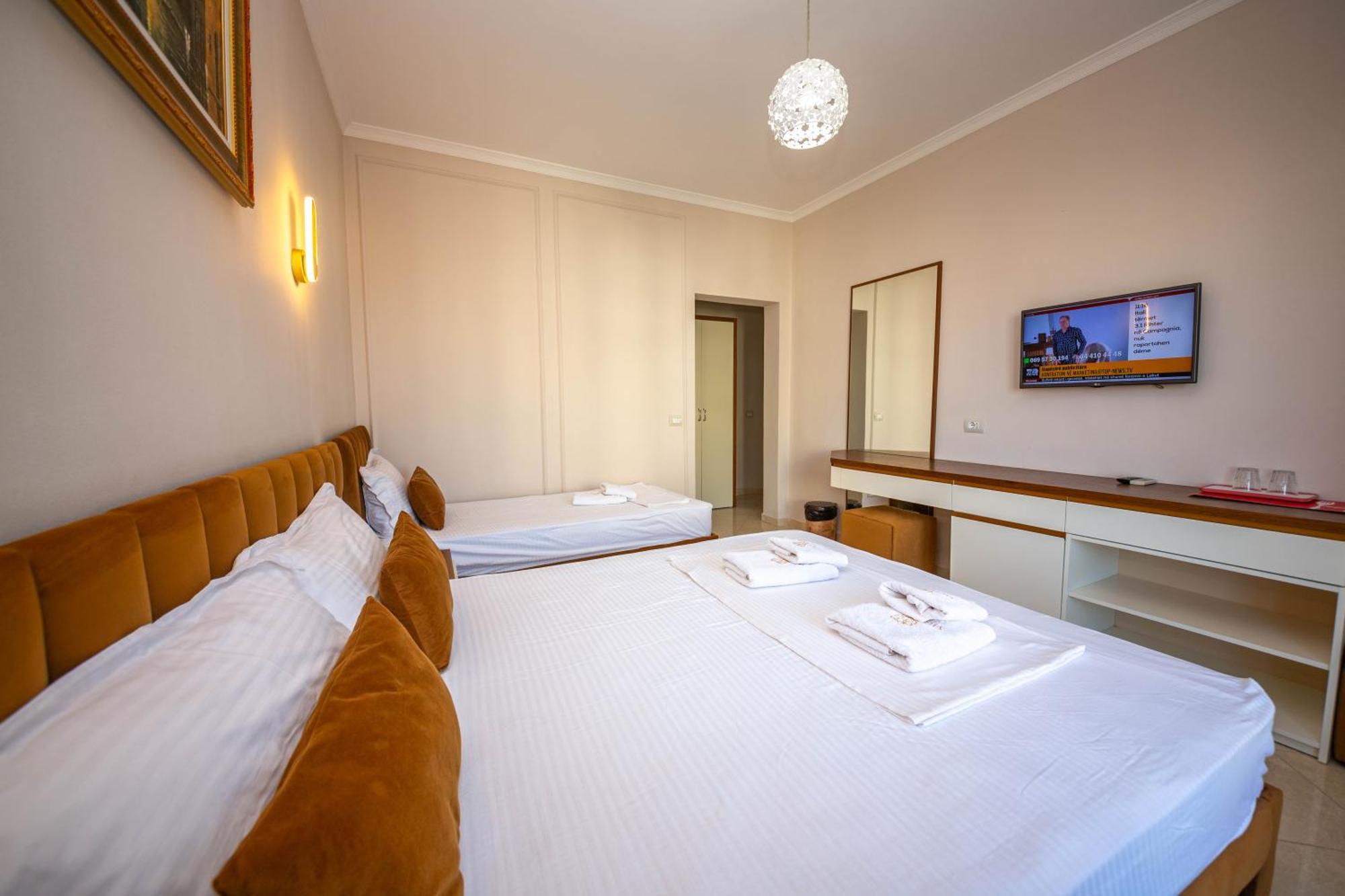 Hotel Vila Misiri Durrës Kültér fotó
