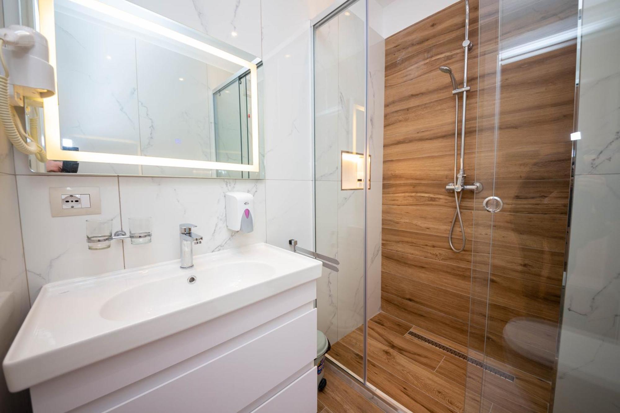 Hotel Vila Misiri Durrës Szoba fotó